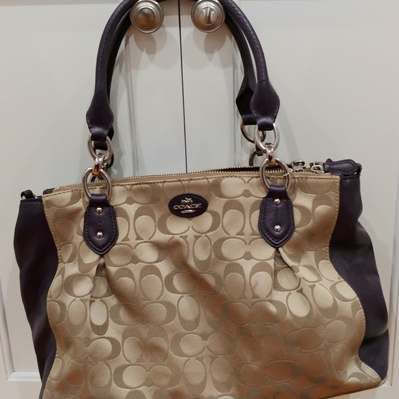 Coach purse and matching billfold - Picture 8 of 8